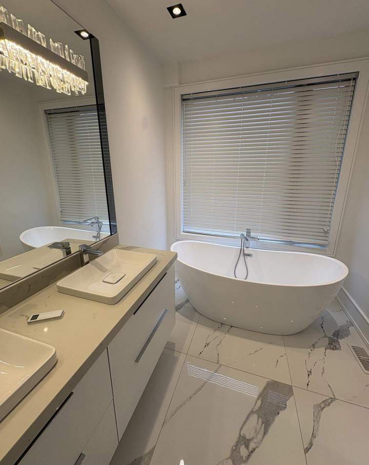 Luxury bathroom Milton